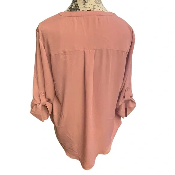 Chic Blush V-Neck Blouse - Picture 2 of 4